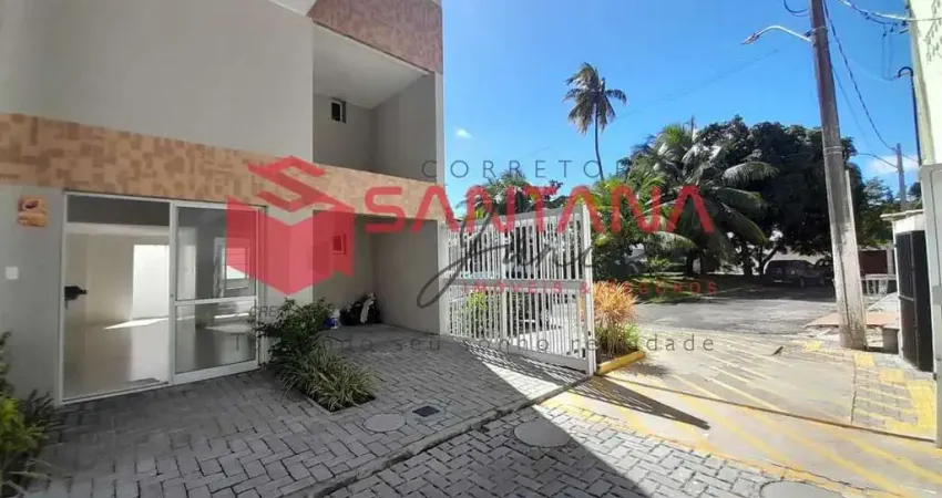 Apartamento 2/4 com Terraço Privativo à Venda em Vilas do Atlântico