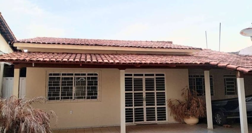 Casa 3/4, com 1 suíte - 110 m² - 806 sul  (ARSE 82) - Próxima à Av. Palmas Brasil - Palmas/TO
