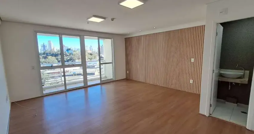 Sala Comercial de Alto Padrão no Centro de Jundiaí-SP: 1 sala, 1 banheiro, 1 vaga de garagem, 36,00 m² de área.