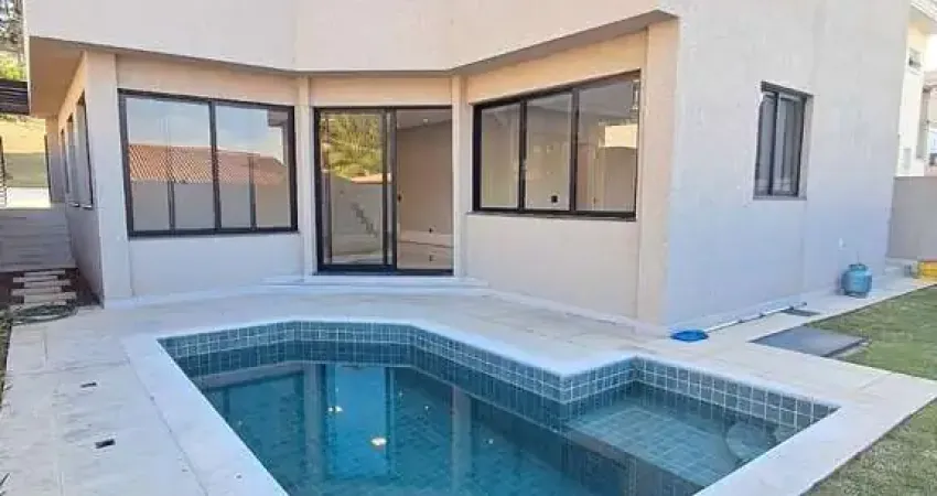Espetacular Casa em Condomínio à Venda em Santana de Parnaíba-SP, Parque Sinai: 4 Quartos, 4 Suítes, 2 Salas, 5 Banheiros, 4 Vagas, 200m²!