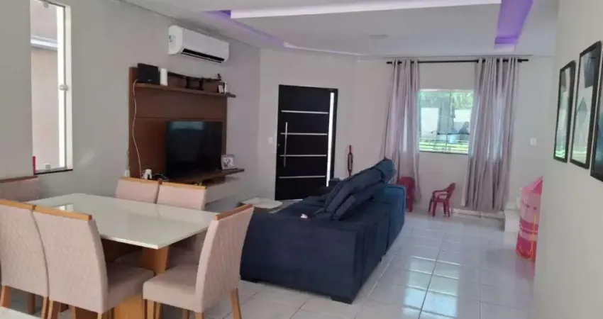 Casa em Condomínio à Venda em Cajamar-SP: 3 Quartos, 1 Suíte, 2 Salas, 2 Banheiros, 2 Vagas - 120m² no Centro.