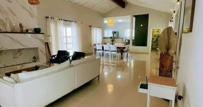 Casa bonita em Condomínio na Serra dos Lagos em Cajamar-SP: 3 Quartos, 3 Suítes, 3 Salas e 255m² de Pura Elegância!