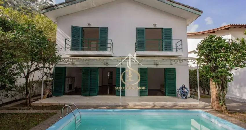 Casa com 3 Quartos e 4 banheiros à Venda, 318 m² por R$ 1.750.000