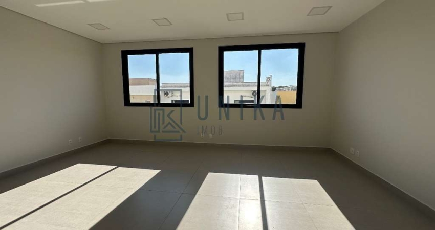 Salão Comercial para Locação no Swiss Park, Campinas-SP: 1 sala, 1 banheiro, 1 vaga de garagem, 30,70 m² de área.