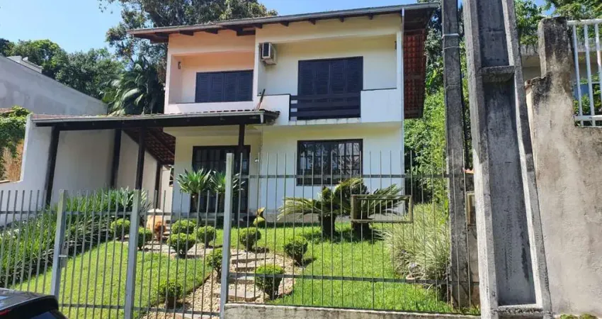 Sobrado para Venda em Joinville, Boa Vista, 3 dormitórios, 1 suíte, 2 banheiros, 4 vagas