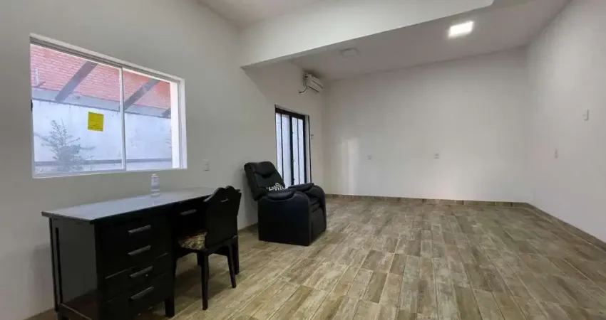 Comercial para Locação em Joinville, Anita Garibaldi, 1 banheiro