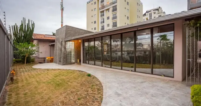 Casa para Venda em Curitiba, Cristo Rei, 5 dormitórios, 2 suítes, 4 banheiros, 8 vagas