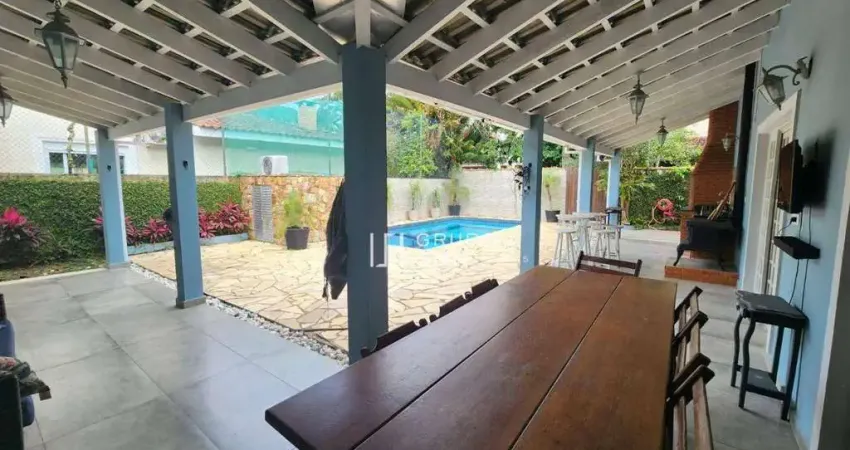 Casa com 3 dormitórios à venda, 215 m² por R$ 1.600.000,00 - Pernambuco I - Guarujá/SP