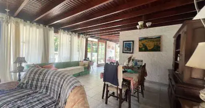 Casa com 4 dormitórios à venda por R$ 3.000.000,00 - Guaiuba - Guarujá/SP