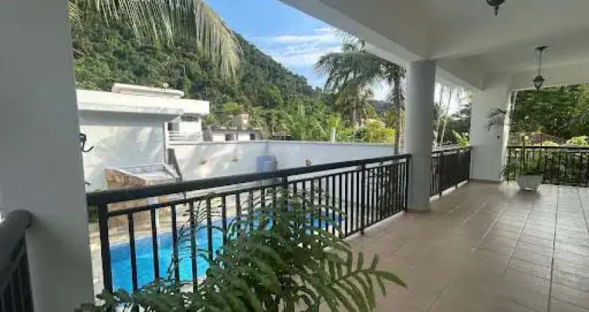 Casa com 6 dormitórios à venda, 400 m² por R$ 3.000.000,00 - Guaiuba - Guarujá/SP