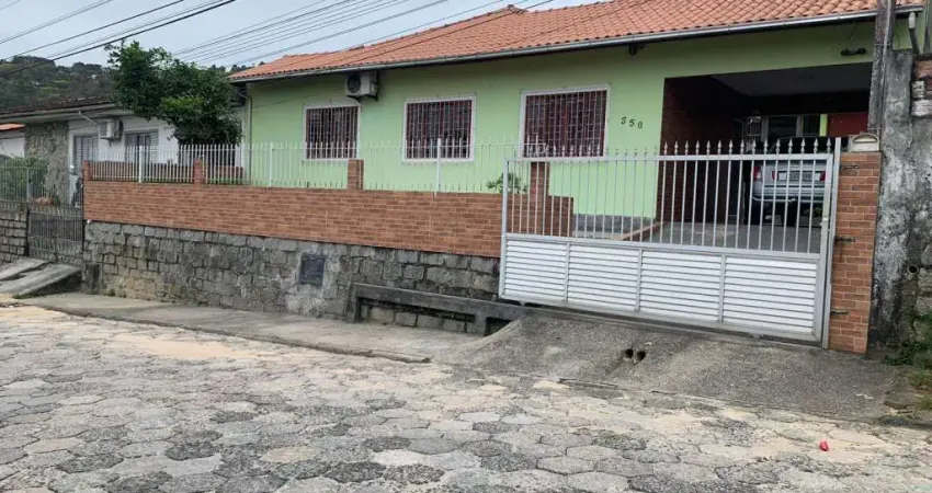 Casa com 3 quartos à venda no Forquilhinhas, São José 