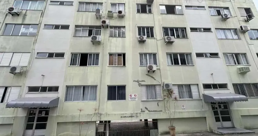 Apartamento no Bairro Abraão  -  Florianópolis