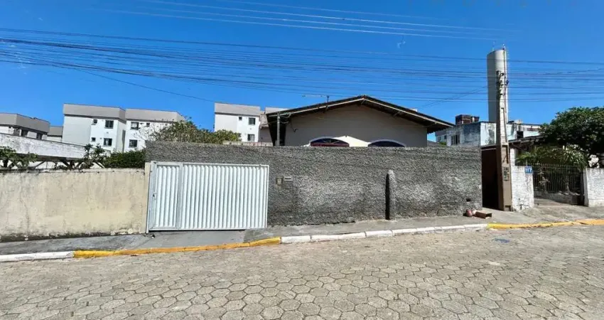 Casa no Bairro Bom Viver  -  Biguaçu