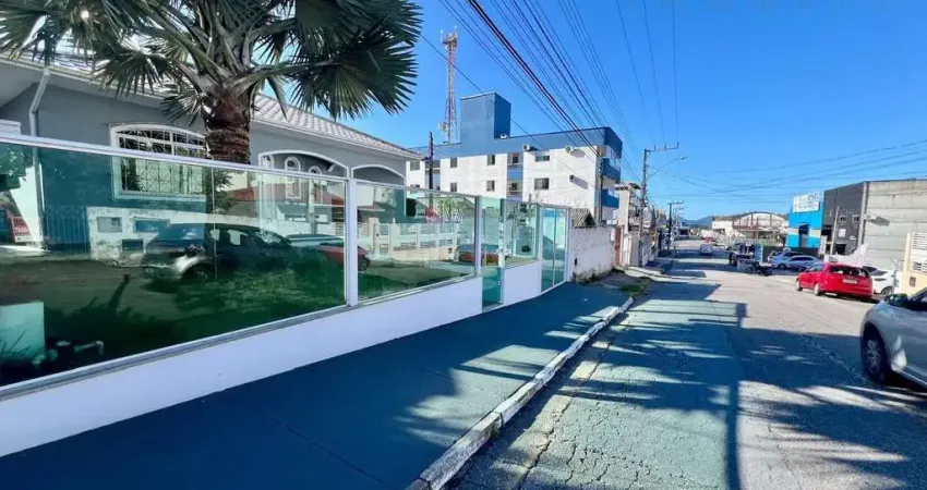 Casa com 4 quartos à venda na Serraria, São José 