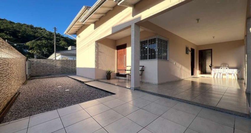 Casa com 3 quartos à venda em Fundos, Biguaçu 