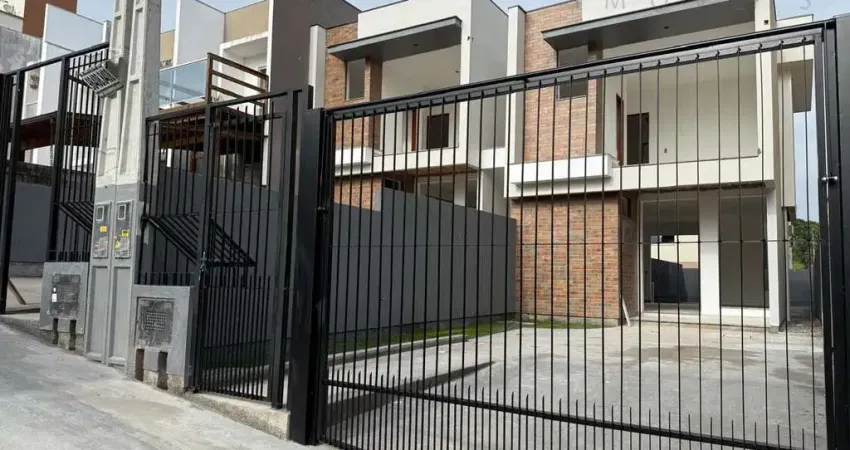 Casa com 3 quartos à venda na Serraria, São José