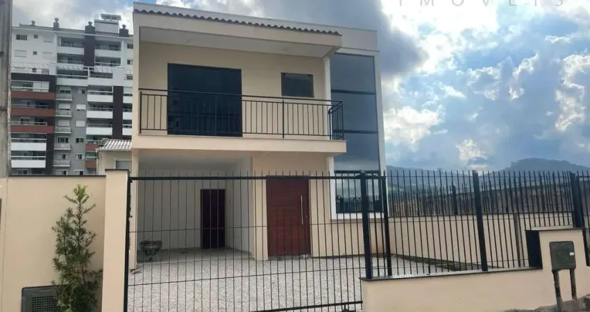 Casa com 2 quartos para alugar no Centro, Biguaçu