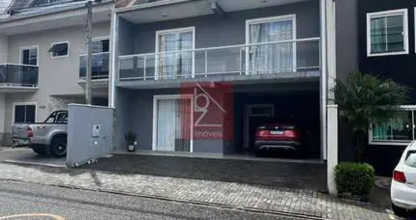 SOBRADO EM CONDOMÍNIO TRIPLEX QUINTAL 208M² R$870.000,00