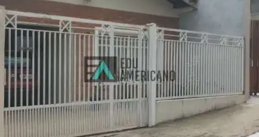 oportunidade! Ótima casa no centro de Atibaia com 287 m2 de terreno, quintal e porão