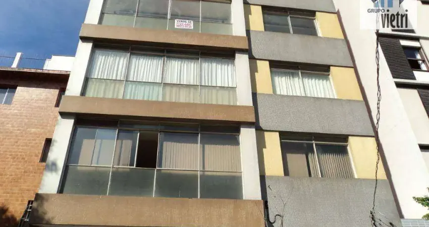 Apto. REFORMADO  com 3 dorms sendo 1 suíte,  4 wc sendo 1 lavabo, 1 wc social e dep. empregada (quarto e banheiro). Sala de estar com sacada, sala de