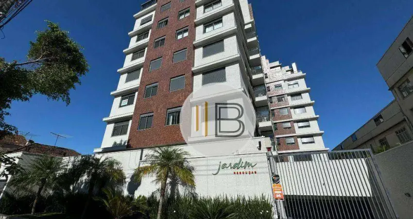 Apartamento com 3 dormitórios 1 Suíte 2 vagas, sacada com churrasqueira COMPLETO DE ARMARIOS - Curitiba PR
