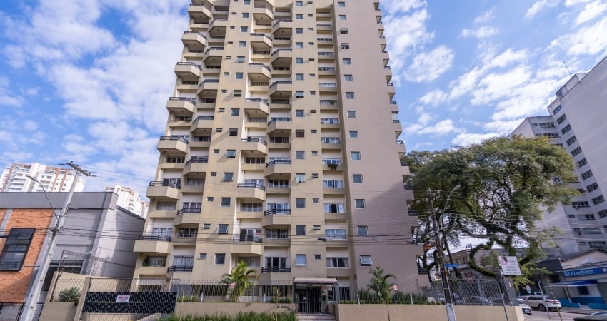 Excelente apartamento com garagem em área nobre do Portão.