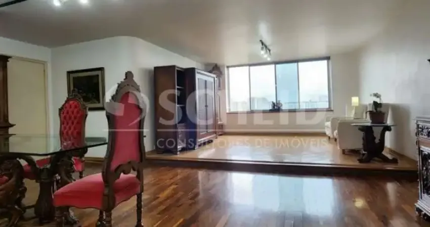 Maravilhoso apartamento no alto da boa vista com 4 quartos 1 suíte e 3 vagas de garagem.