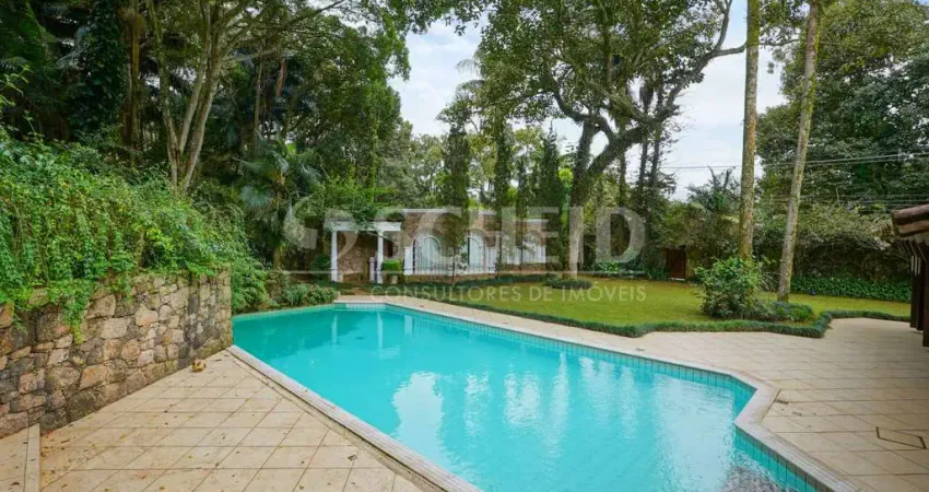 Casa no condomínio chácara flora.com 4 suítes sendo uma no terreo o menor valor pedido no condomínio