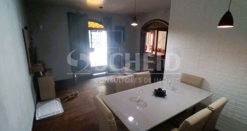 Casa 146m² na Vila Castelo, 4 dormitórios,1 suíte, 2 salas, cozinha, 3 banheiros e sacada