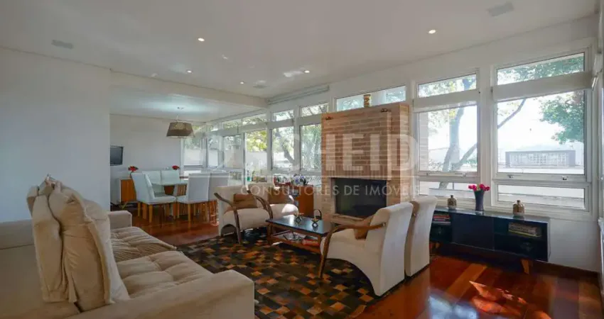 Casa à venda na Chácara Monte Alegre - 473m², 4 quartos e 3 vagas.