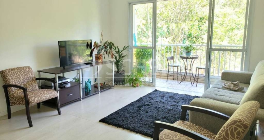 Town House a venda com três quartos no condomínio Terrara.