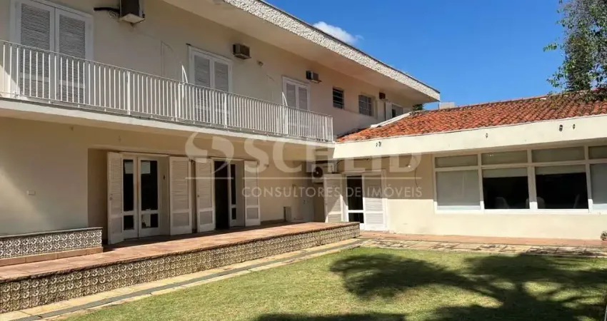 Casa à venda em Indianópolis, 927 m² terreno, 11 vagas
