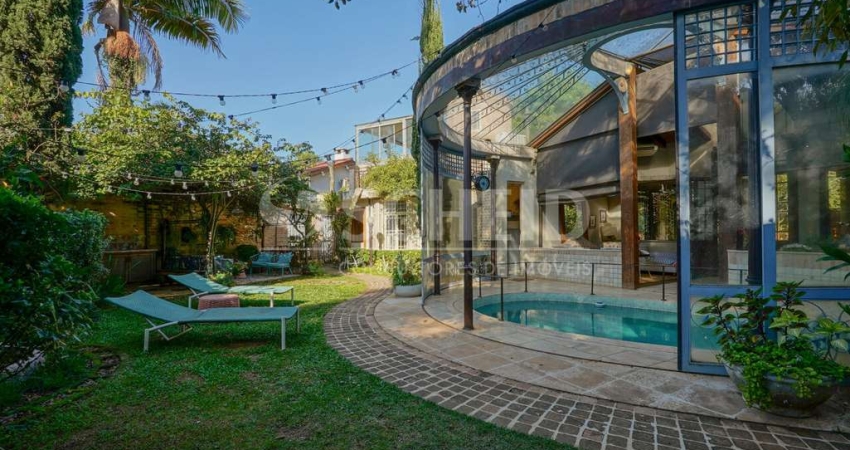 Casa à venda estilo Vila Italiana no  Jardim dos Estados. 7 quartos ( 5 suítes), 3 vagas