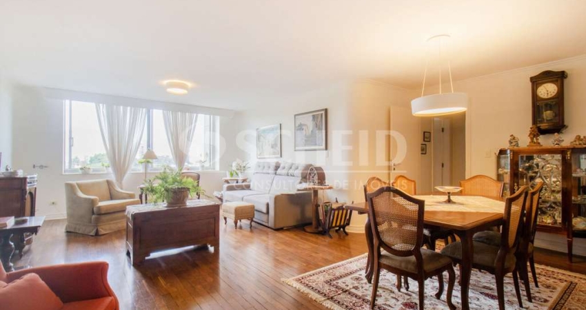 APARTAMENTO RUA SÃO BENEDITO COM 178m² E 3 SUÍTES - 3min da Estação do Metro