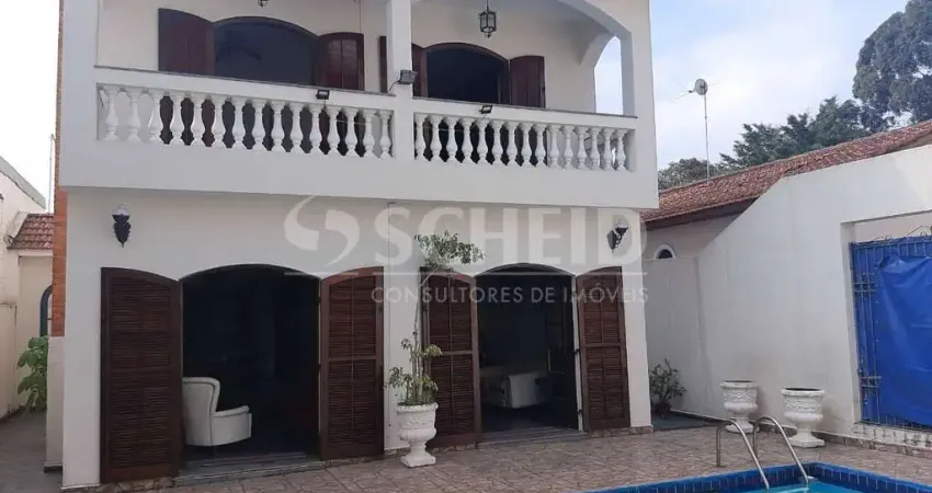 Casa para locação de 340,00m² útil, com 5 quartos e 4 vagas, no campo grande.