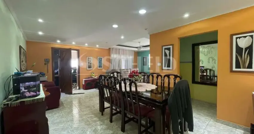 Casa a venda de 232,00m² útil, com 3 quartos, na vila santa catarina.