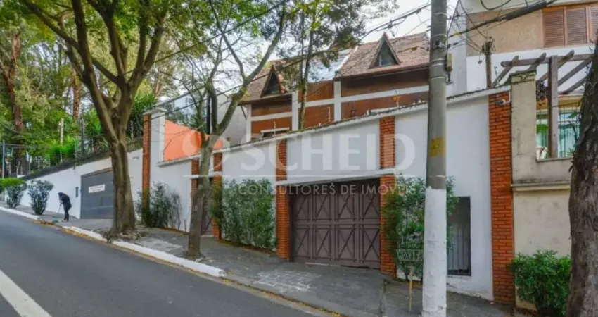 Casa para locação  em Moema  -  362m² - 4 Dormitórios - 1 Suíte -  3 banheiros - 5 Vagas