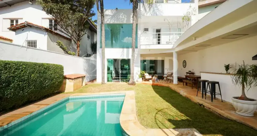 Casa a venda de 365,00m² útil, com 3 quartos e 2 vagas, na Vila Mascote