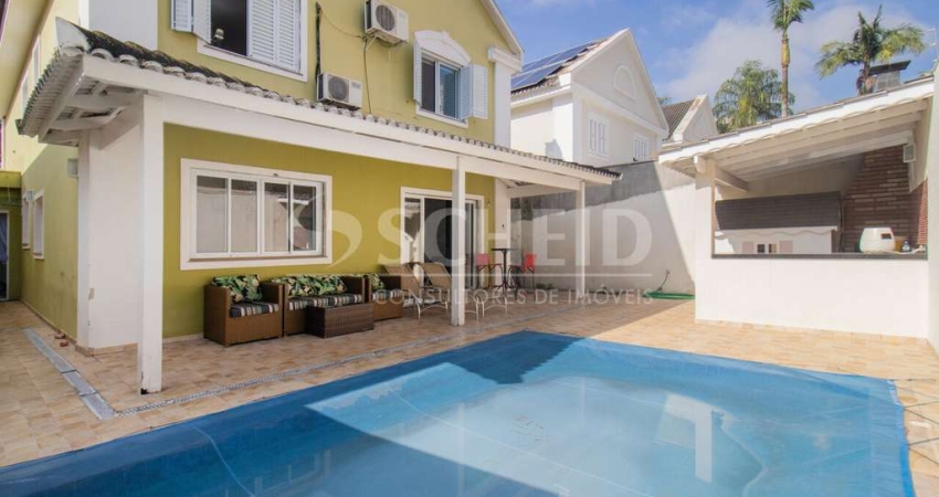 Casa a venda em condomínio fechado, segurança privada 24h no Bairro Alto da Boa Vista!