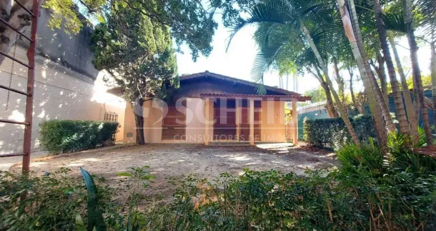 Casa à venda no Jardim Petrópolis com 779m² de terreno