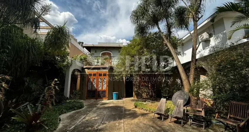 Casa Ampla para Locação Comercial - 4 Dormitórios - 2 Suítes - 5 Banheiros - 3 Salas