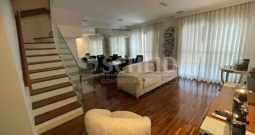 Casa em Condomínio 3 dorm sendo 1 suite, piscina, vagas em subsolo