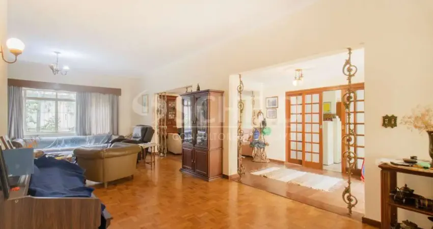Casa térrea de vila com 4 dormitórios, 5 banheiros, 5 vagas no jardim hípico!