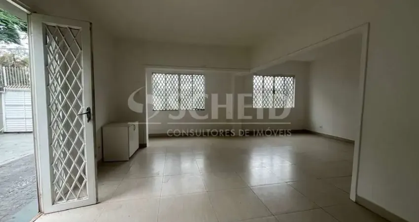 Casa no Brooklin com 3 quartos sendo 1 suíte e 4 vagas de garagem.