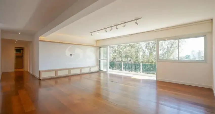 Apartamento totalmente reformado com 4 quartos no alto da boa vista