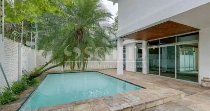 Sobrado à venda ou para alugar com 4 quartos, sendo 4 suítes, em Granja Julieta, São Paulo - SP
