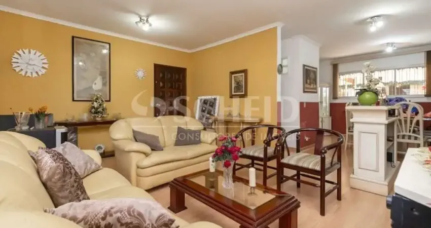 Casa à venda com 03 quartos e 04 vagas  na  Cidade Ademar