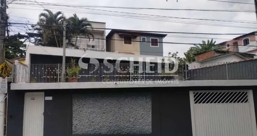 Campo Grande - Casa Térrea com 3 Quatos e 2 Vagas