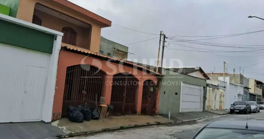 Sobrado a venda , 04 dormitórios,01 suite com hidromassagem, 05 banheiros , quintal, jardim, varanda