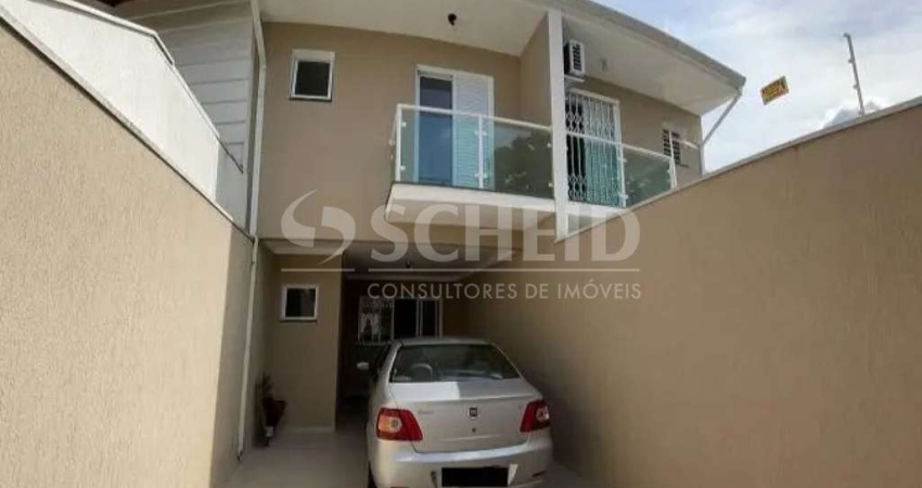 Sobrado para venda com 3 quartos, sendo 1 suíte, 94m²